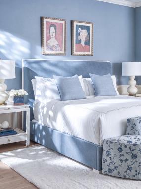 Room Scene: HC3062-10 Kim Bed shown in HC497-33 fabric with Cream Linen finish; HC134-30 Maria Bench shown in HC501-33 fabric and HC5466-70 Sara Side table shown in Heritage White finish. 